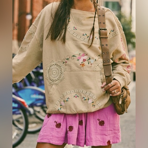 Free People GRAMS ATTIC SWEATSHIRT - Picture 7 of 16